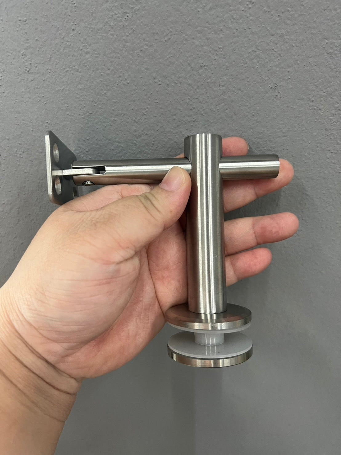 รหัส TB12 ขายึดกระจก ขารับราว ขาจับราวบันได ตัวหนีบกระจก ตัวแอล สแตนเลส เกรด304 (ราคา 1 ชิ้น) สำหรับรับท่อเหลี่ยม