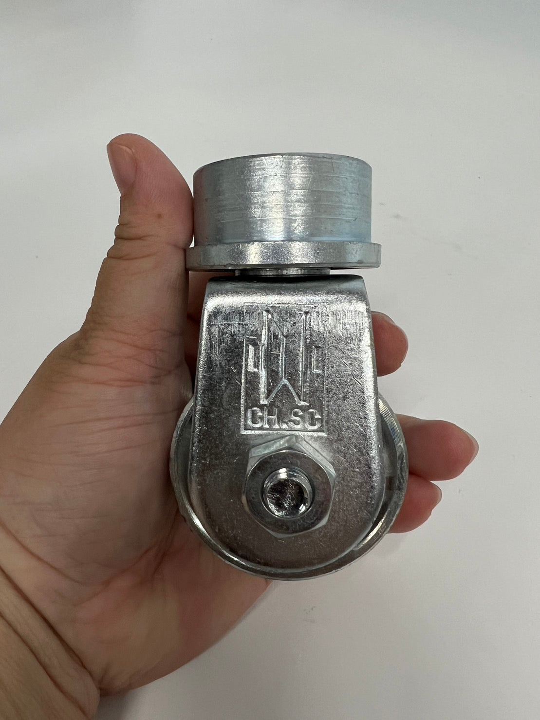 CH.SC ชุด ขาล้อหมุน +ลูกล้อ เหล็กร่องกลม ขนาด 2นิ้ว แบบเพลาตันเกาะรางแน่น ใช้กับประตูบ้าน บานโค้ง บานเฟี้ยม บานพับ