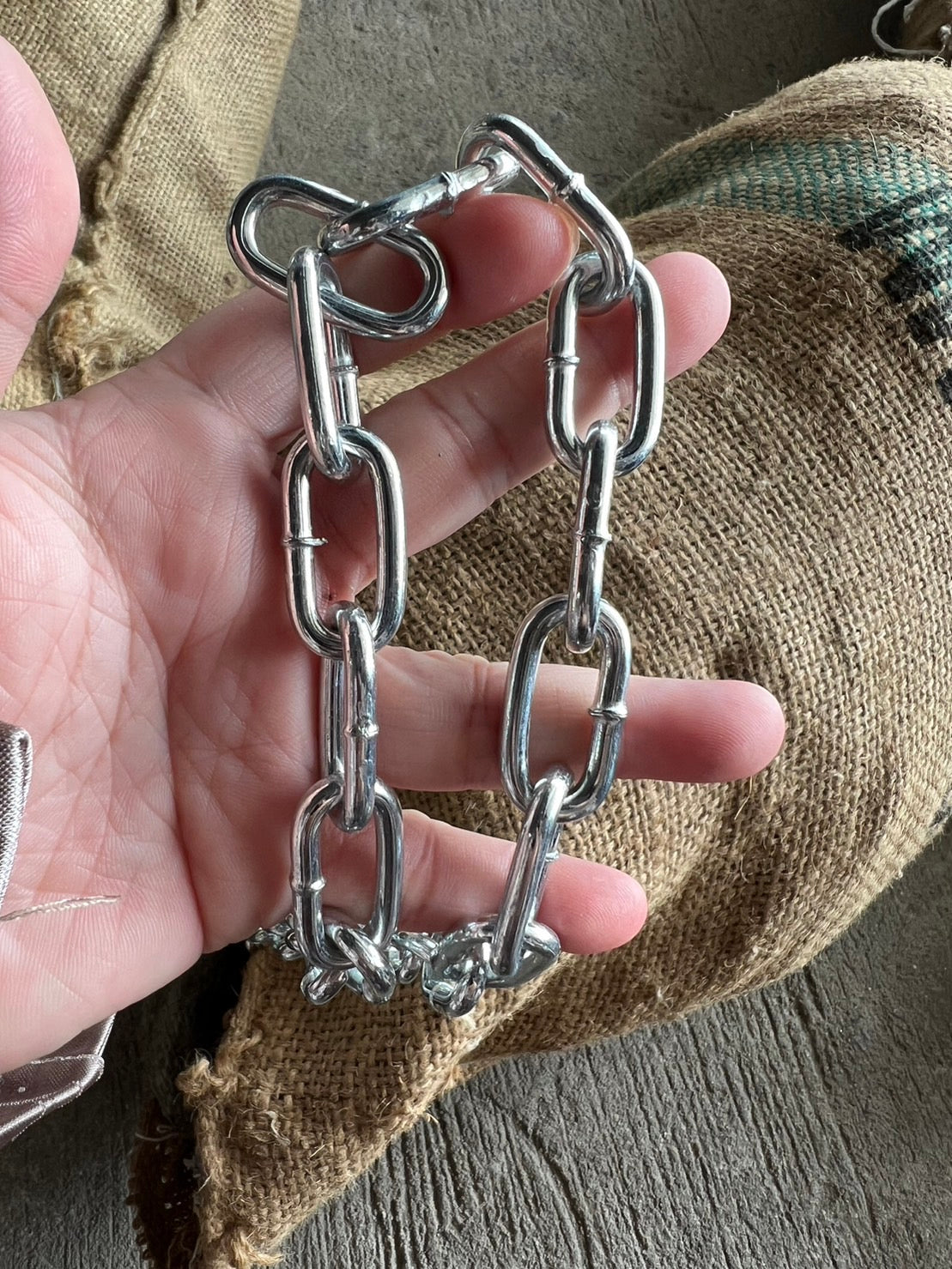 โซ่ ชุบซิงค์ ชุบขาว โซ่เหล็ก (ราคาต่อ 1 เมตร) ขนาด 3.5 - 12 มิล ต้องการกี่เมตร ให้เลือกจำนวนใส่ตะกร้าตามนั้น