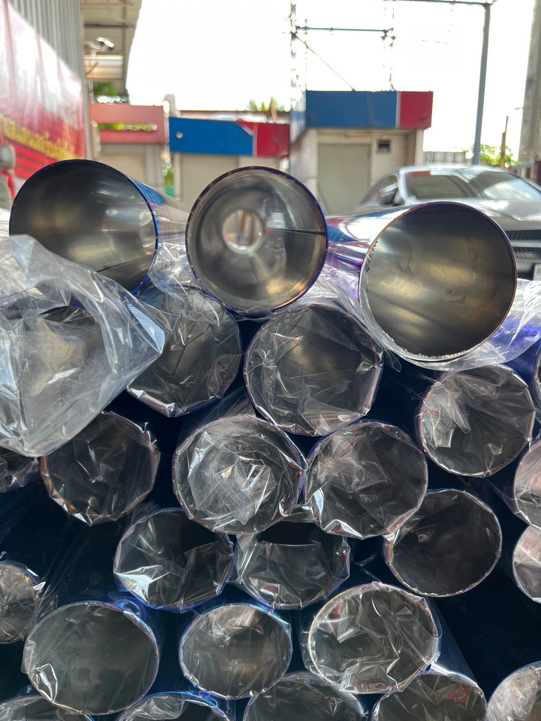 (ไซส์ใหญ่ หนา1.5มิล ) ท่อสแตนเลส เกรด304 ท่อสี ไดร์สีไทเทเนียม พันลาย ท่อน้ำเงิน ท่อไดส์สี ความยาว 1 เมตร ขนาด 3.5นิ้ว-4นิ้ว