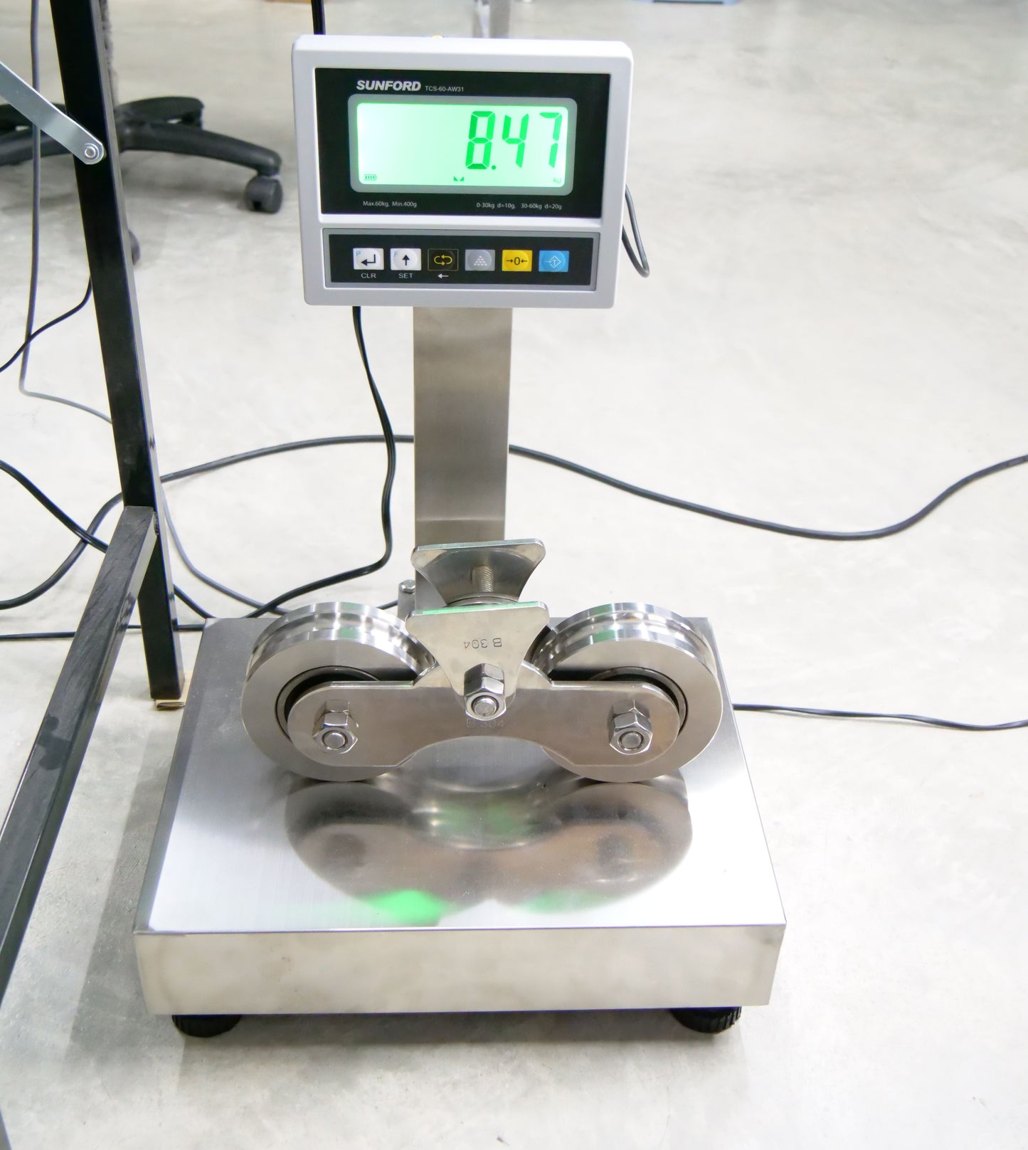 ชุดล้อคู่ 5" ล้อสแตนเลส ทั้งชุด ร่องกลม / ร่องเพลา (เสื้อล้อ + ล้อ 2 ชิ้น) ผลิตจาก สแตนเลส เกรด 304 สำหรับ ประตูบานเลื่อน