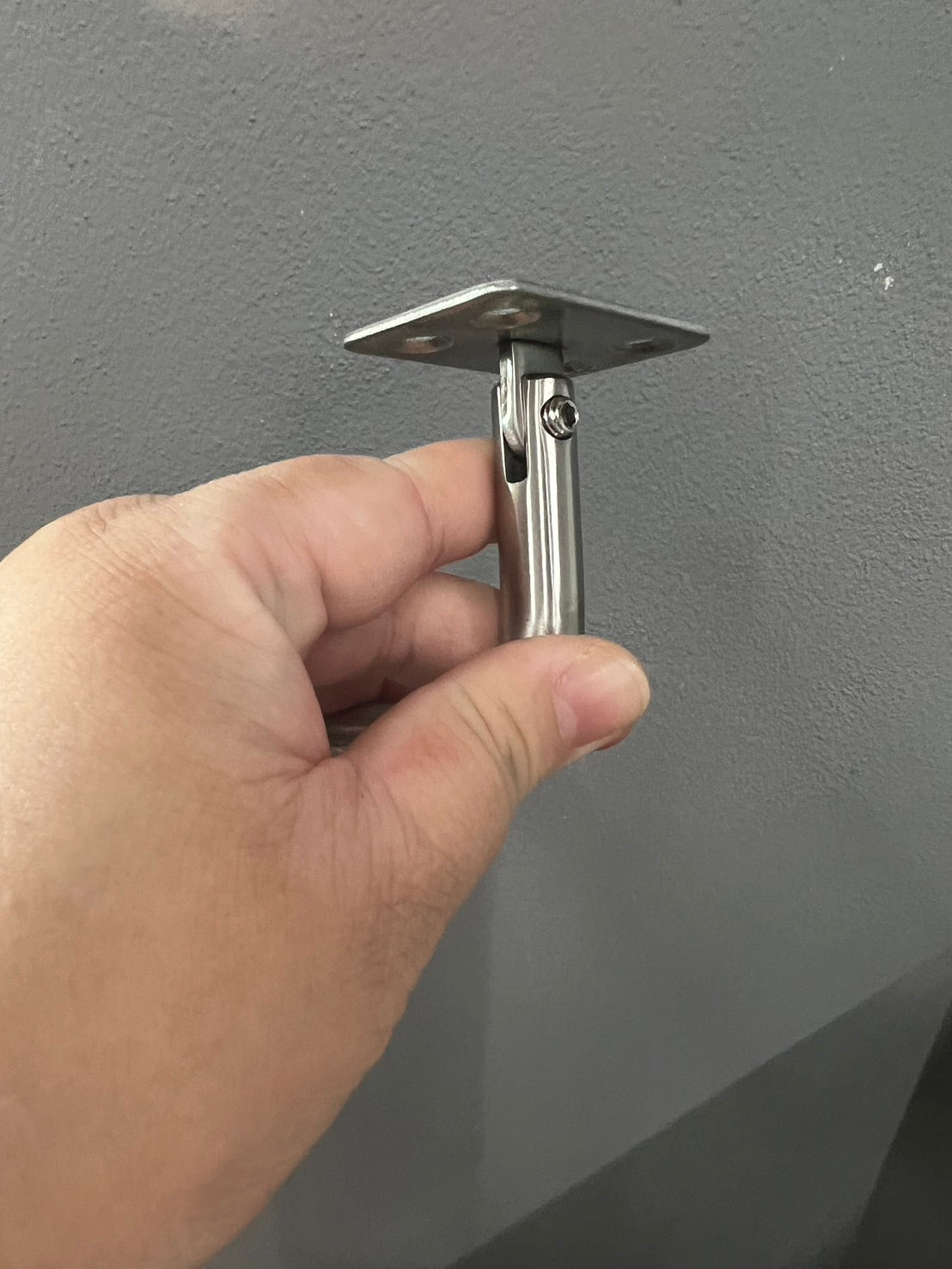 รหัส TB6 (รับราวแบน) ขารับราว ขายึดกระจก ต่อปลายกระจก สแตนเลสเกรด304 รหัส ปรับขาได้ ราคา 1ชิ้น