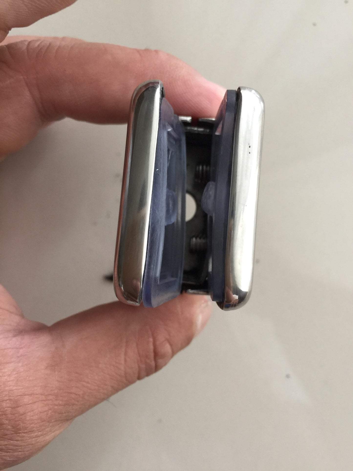 (แบบไม่เจาะกระจก) ตัวหนีบกระจก ตัวจับกระจก สแตนเลส เกรด304 สำหรับราวบันได รหัส B9