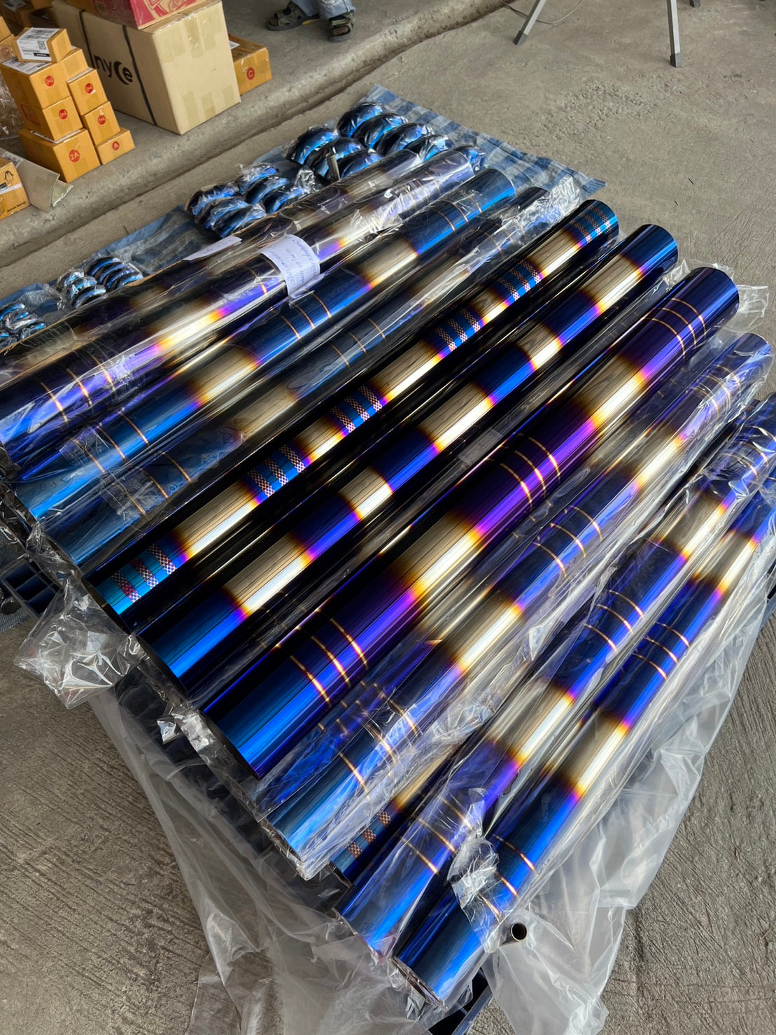 (ไซส์ใหญ่ หนา1.5มิล ) ท่อสแตนเลส เกรด304 ท่อสี ไดร์สีไทเทเนียม พันลาย ท่อน้ำเงิน ท่อไดส์สี ความยาว 1 เมตร ขนาด 3.5นิ้ว-4นิ้ว