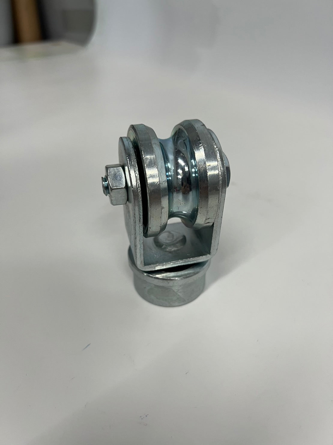 CH.SC ชุด ขาล้อหมุน +ลูกล้อ เหล็กร่องกลม ขนาด 2นิ้ว แบบเพลาตันเกาะรางแน่น ใช้กับประตูบ้าน บานโค้ง บานเฟี้ยม บานพับ