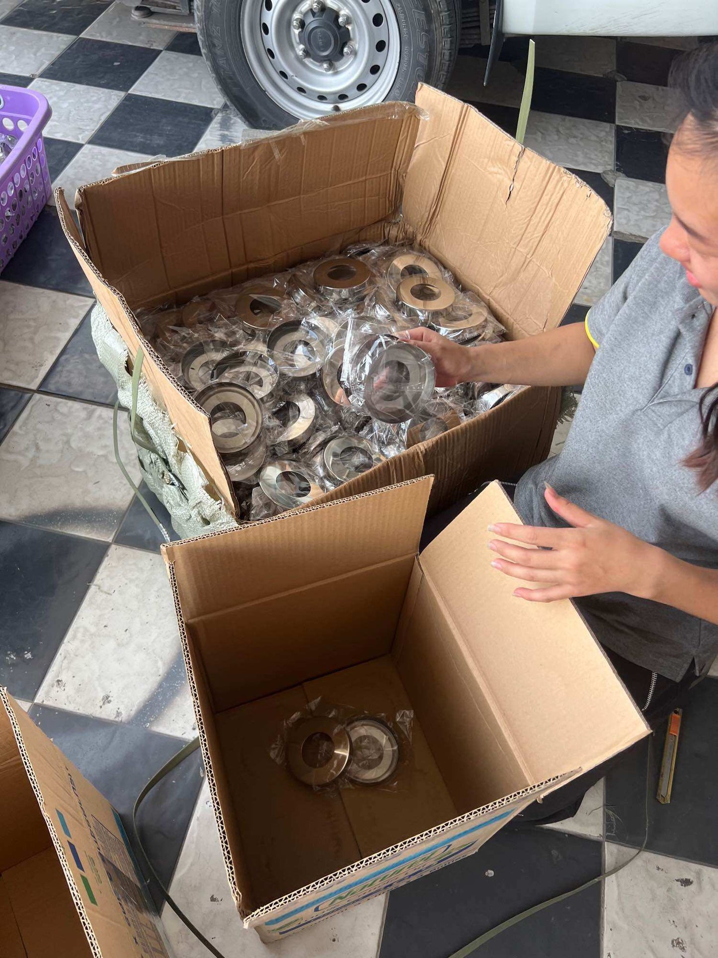 ฝาครอบ กลม ฝาครอบท่อ ทรงหน้าเรียบ ครอบก๊อกน้ำ ผลิตจาก สแตนเลสเกรด304 ขนาดตั้งแต่ 1/2"-2" (ราคา1ชิ้น)