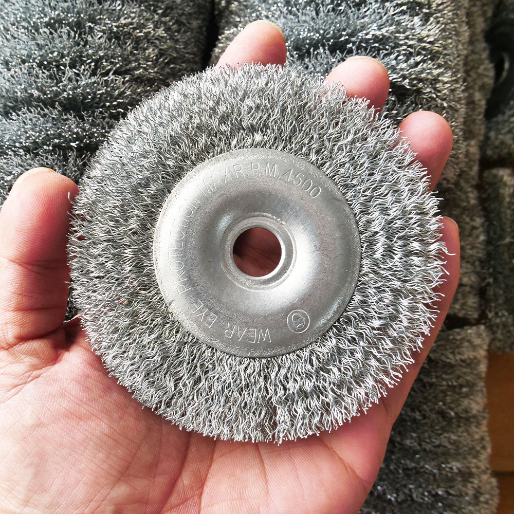 แปรงลวดกลม ราคาดีๆ สำหรับขัดสนิม ขัดสี ขนแข็งแรง ไม่หลุดง่าย ขนาด 4 นิ้ว มีสีเงิน/สีทอง