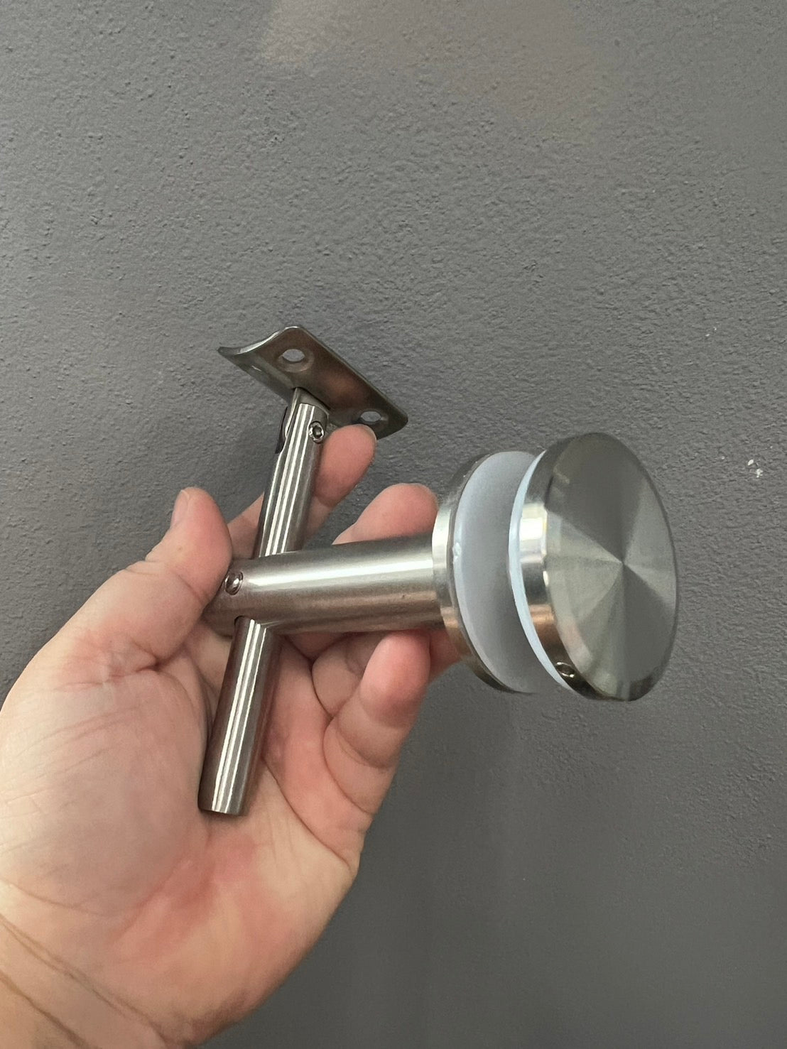 รหัส TB13 ขายึดกระจก ขารับราว ขาจับราวบันได ตัวหนีบกระจก ตัวแอล สแตนเลส เกรด304 (ราคา 1 ชิ้น) สำหรับรับท่อกลม