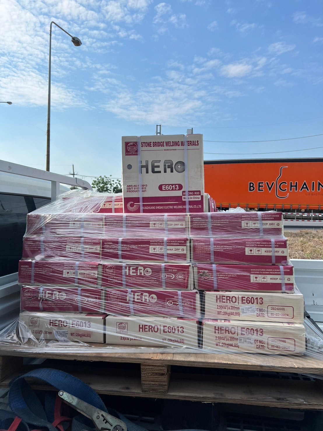 (ยกลัง20กิโล) HERO E6013 ลวดเชื่อม ขนาด 2.5x300มิล ลวดเชื่อมไฟฟ้า ธูป ธูปเชื่อม เชื่อมเหล็ก รับรองมาตราฐานการผลิต ของแท้