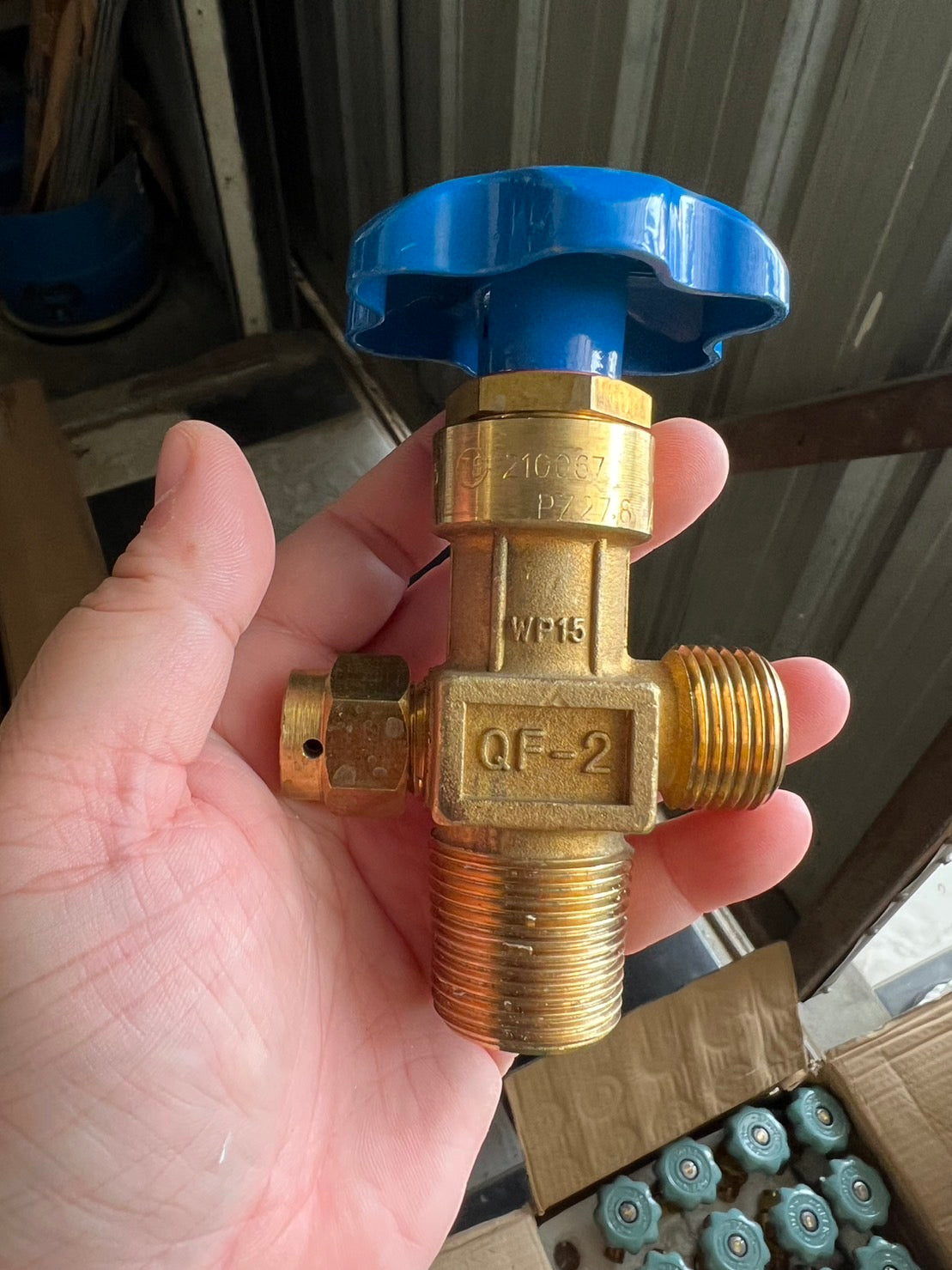 หัววาล์ว ถังก๊าช สำหรับ ถังอาร์กอน / ไนโตรเจน / ซีโอทู / อ็อกซิเจน / ปลอดภัย ได้มาตรฐาน มีเซฟตี้วาล์ว (ราคา 1 หัว)