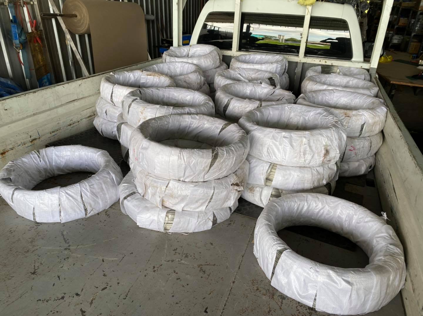 ลวดสแตนเลส ลวดเติม ลวดม้วน ลวดป้อน เกรด 304 ดีที่สุด (แบบม้วน 1 โล) มีขนาด 0.8-3.0 มิล